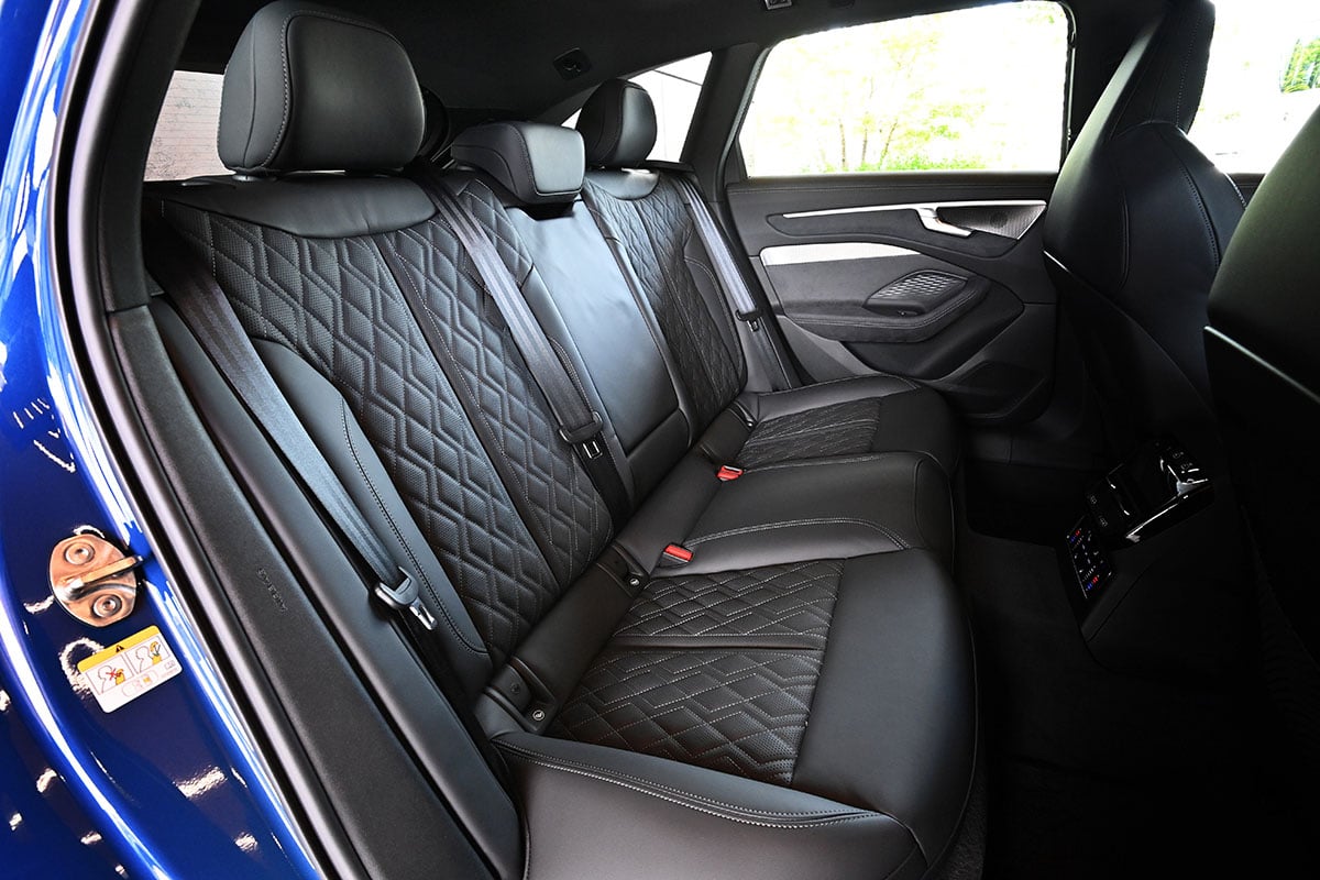 アウディ新型「A6アバント」