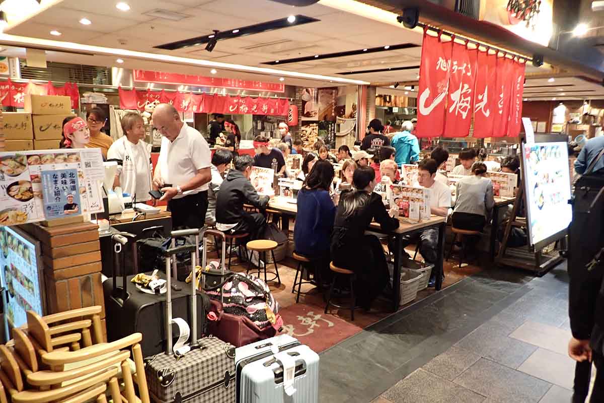 新千歳空港では、羽田空港行きまでの乗り継ぎ時間に「北海道ラーメン道場」で夕食をいただいた