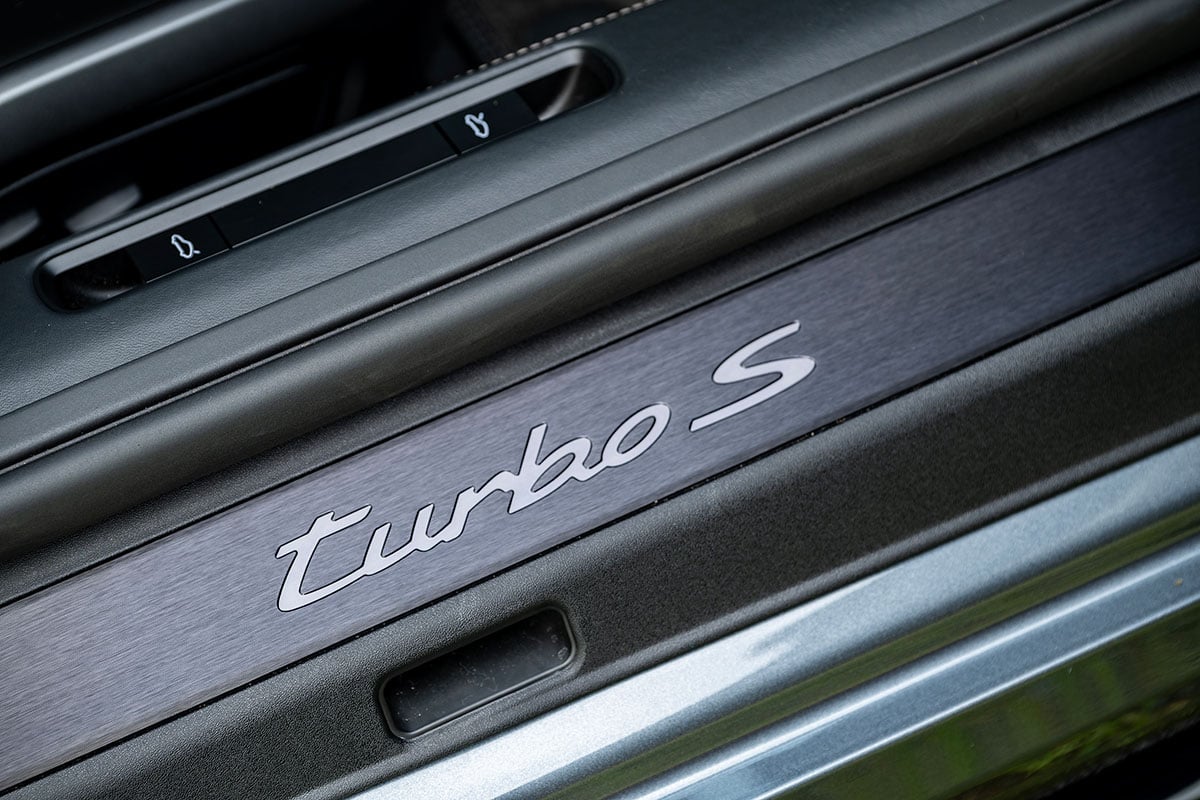 ポルシェ新型「911ターボS」