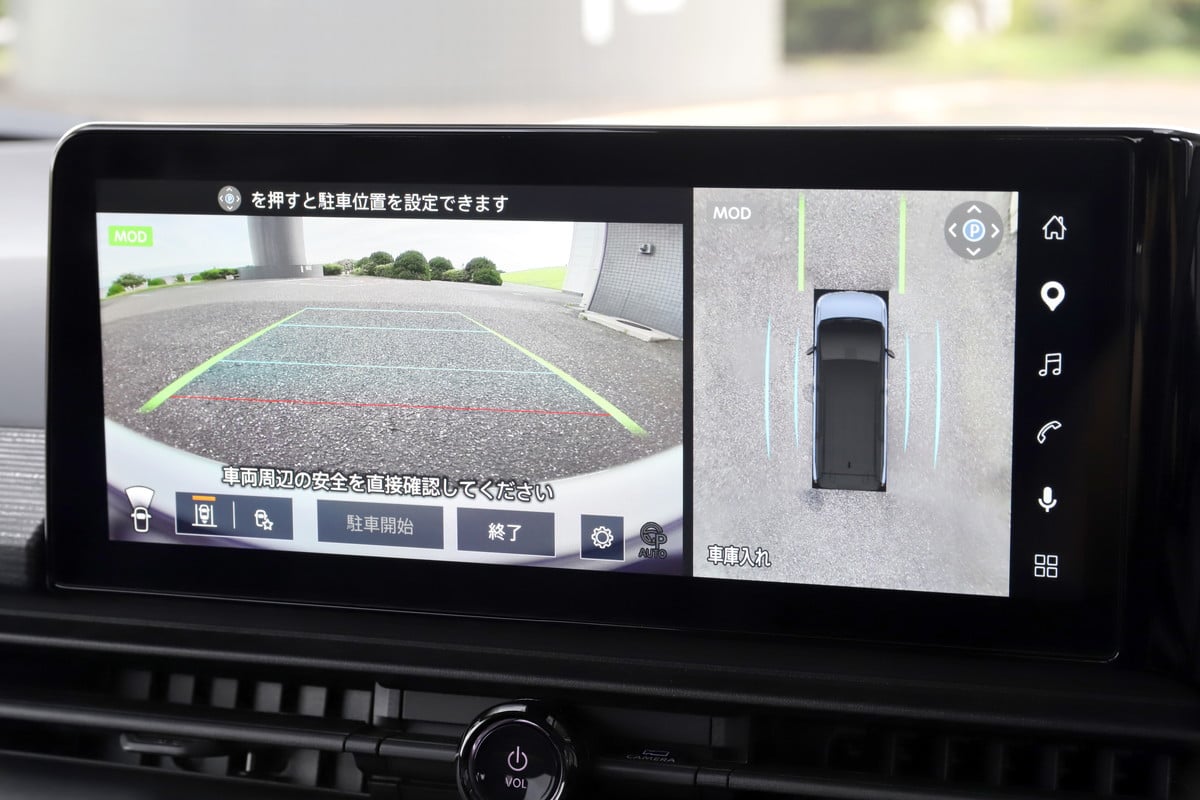「インテリジェントアラウンドビューモニター」は、周辺状況を3D映像で表示する「3Dビュー」、死角となる前方の左右を映し出す「フロントワイドビュー」、ミラーを閉じた状態でも両サイドビューを表示する「両サイドミラークローズドビュー」を新搭載