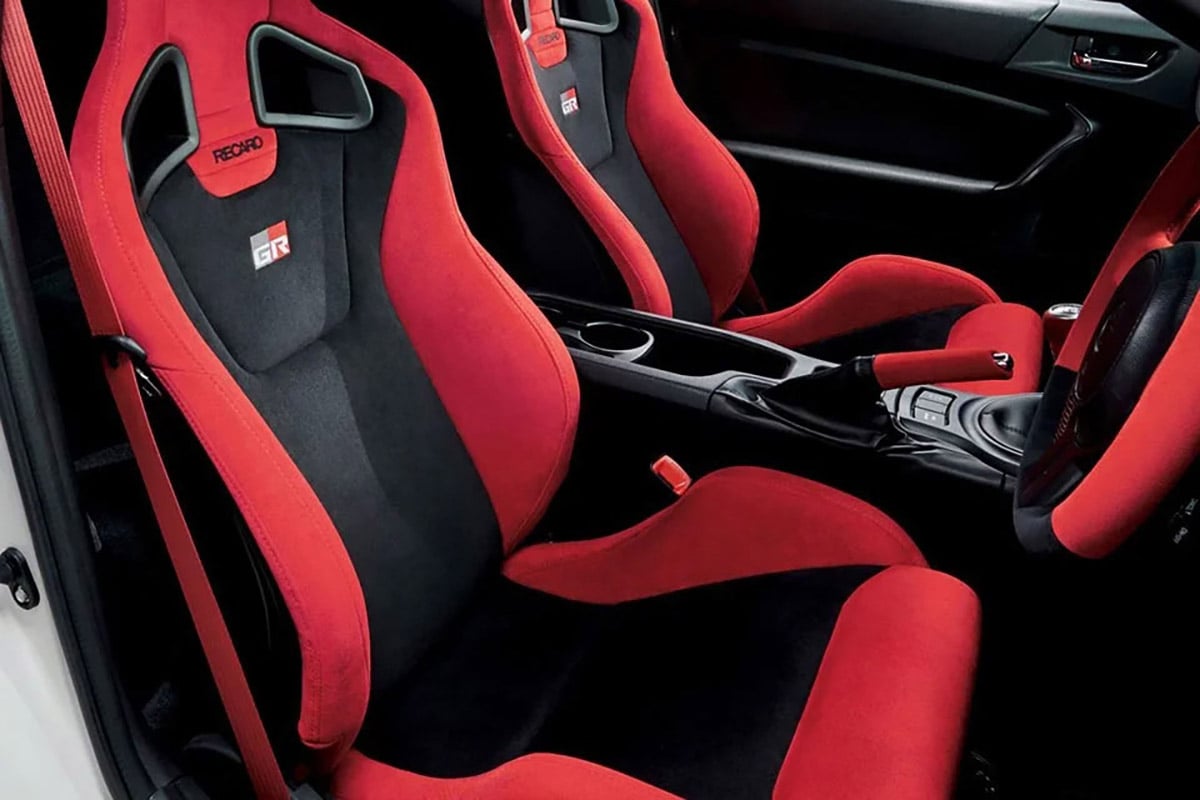 トヨタ「86GRMN」の専用レカロシート。レカロ「スポーツスター」をベースに開発され、スポーツ走行に求められるホールド性と快適性を追求した