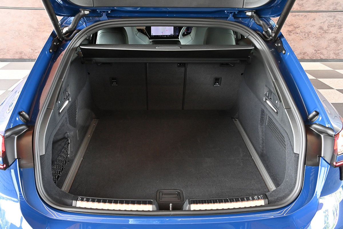 アウディ新型「A6アバント」