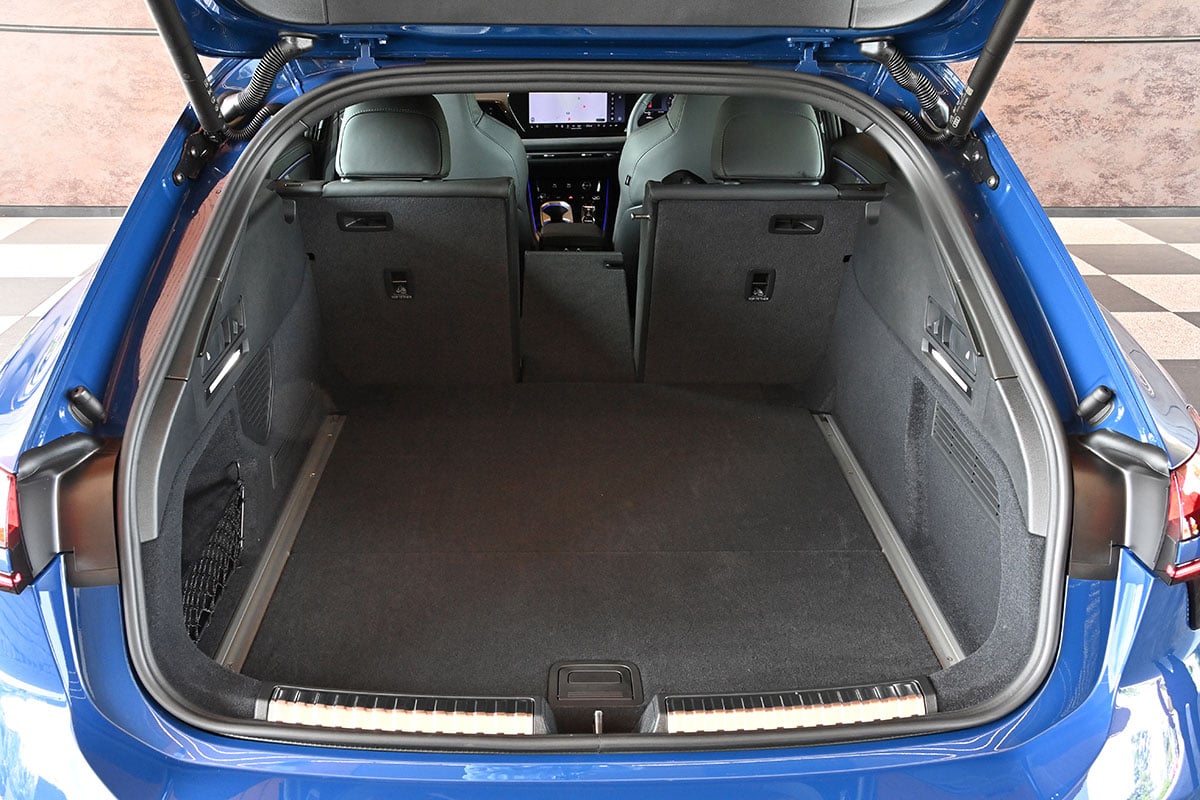 アウディ新型「A6アバント」