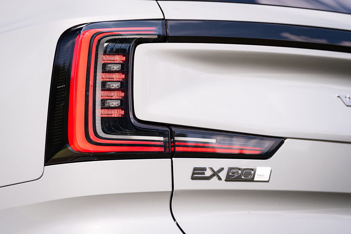 ボルボ新型「EX90」
