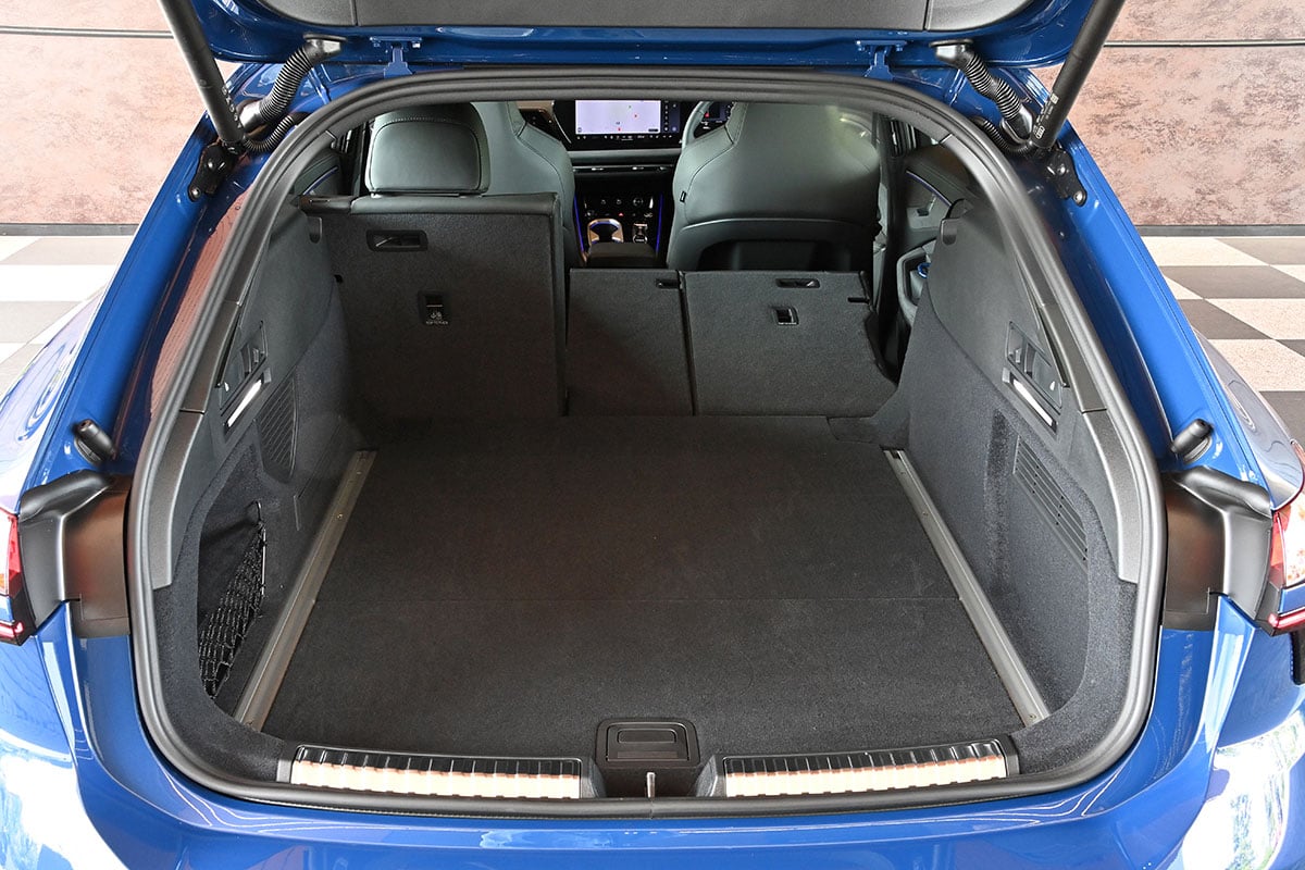 アウディ新型「A6アバント」
