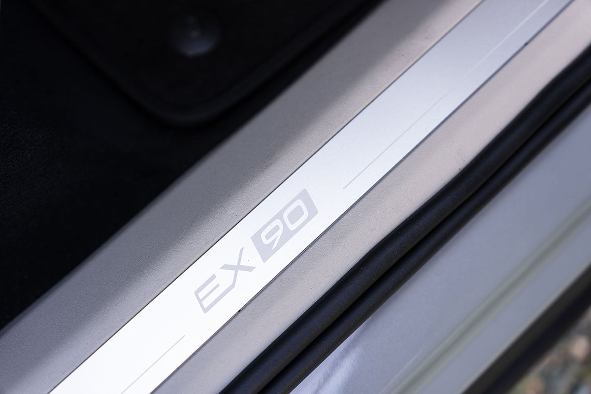 ボルボ新型「EX90」