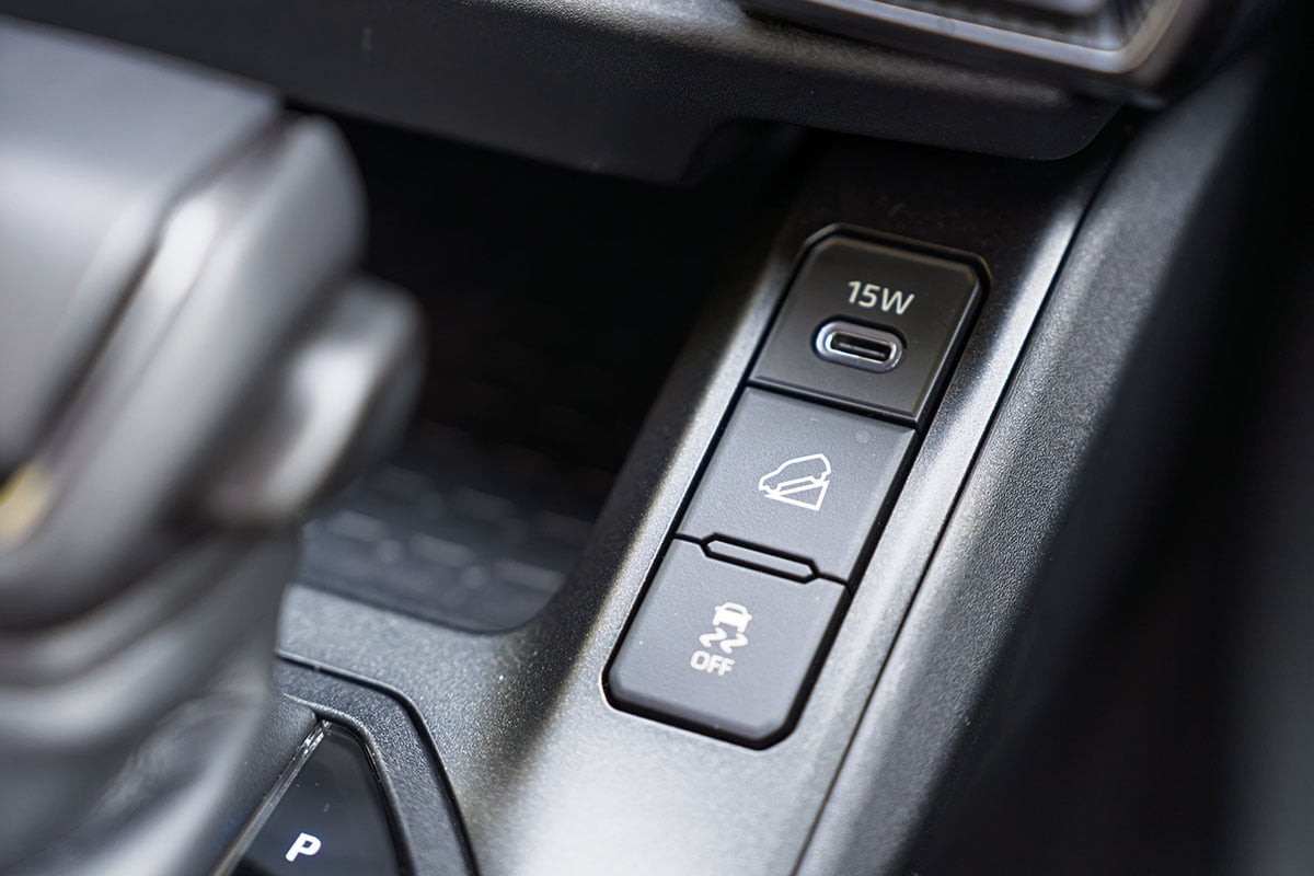 トヨタ新型「RAV4 アドベンチャー」