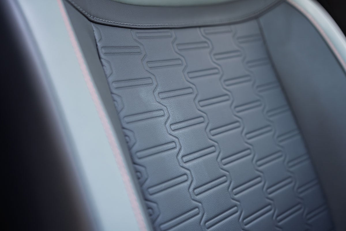 トヨタ新型「RAV4 アドベンチャー」