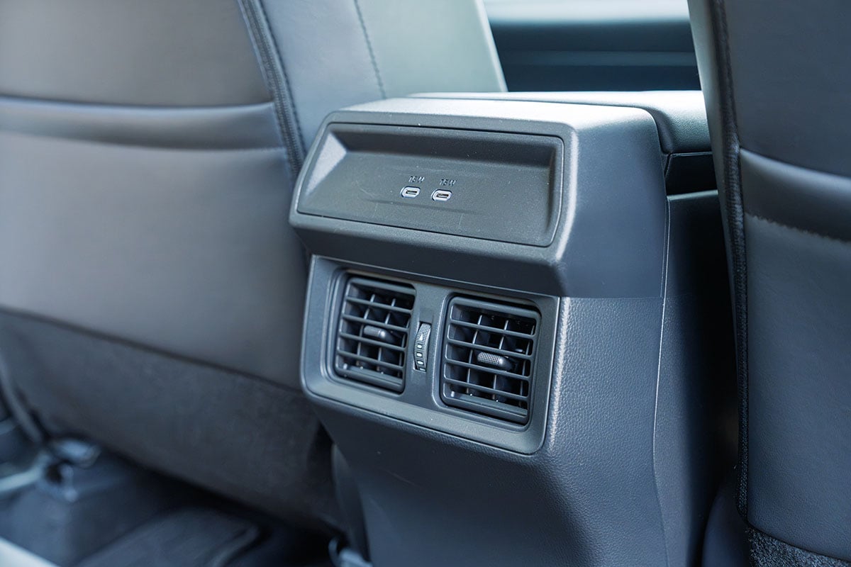 トヨタ新型「RAV4 アドベンチャー」