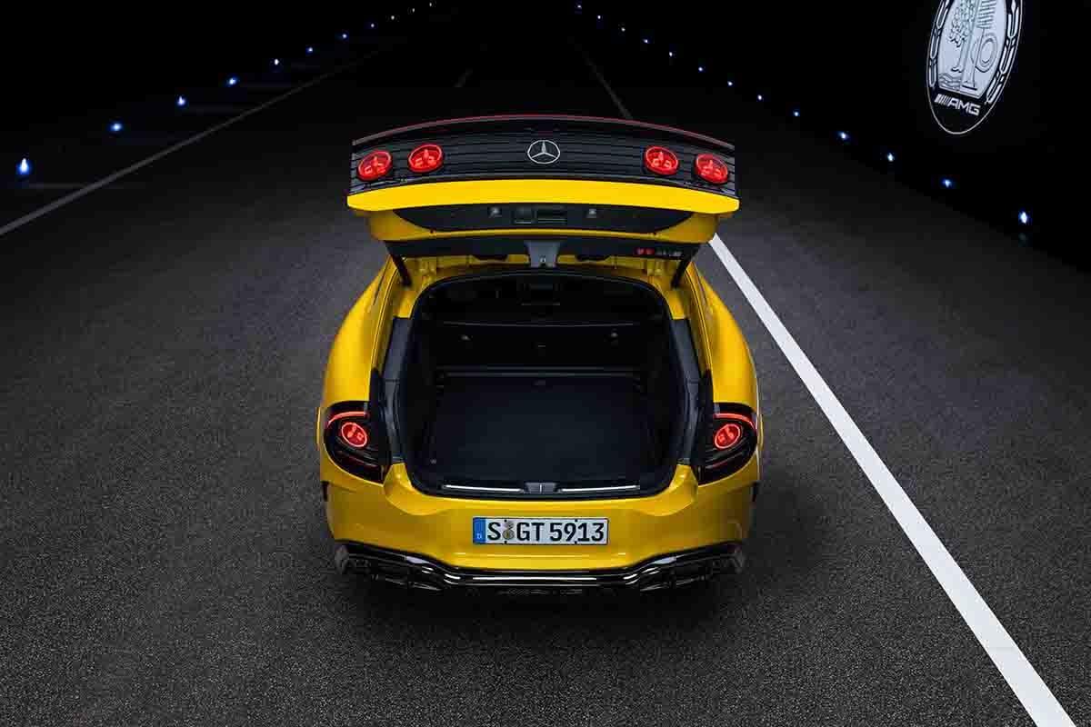 世界初公開されたメルセデスAMG新型「GT63 SUV」