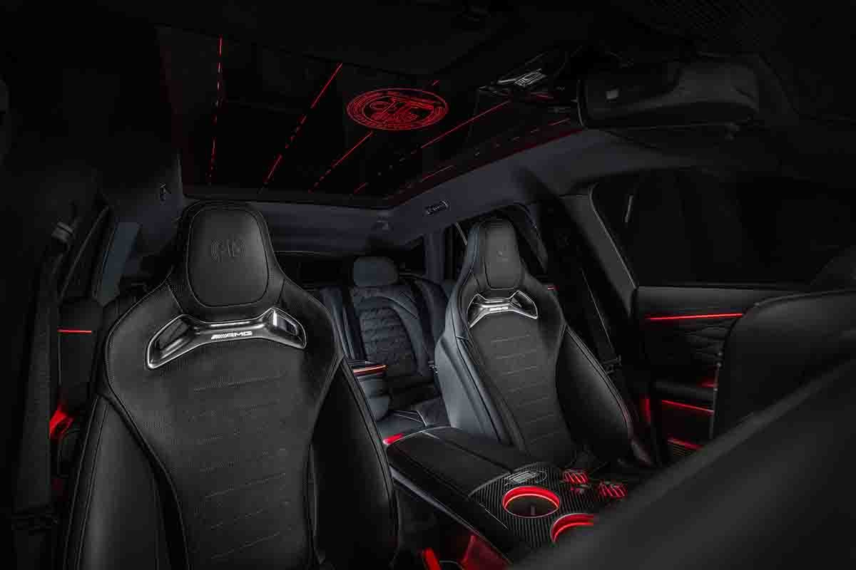 世界初公開されたメルセデスAMG新型「GT63 SUV」のインテリア