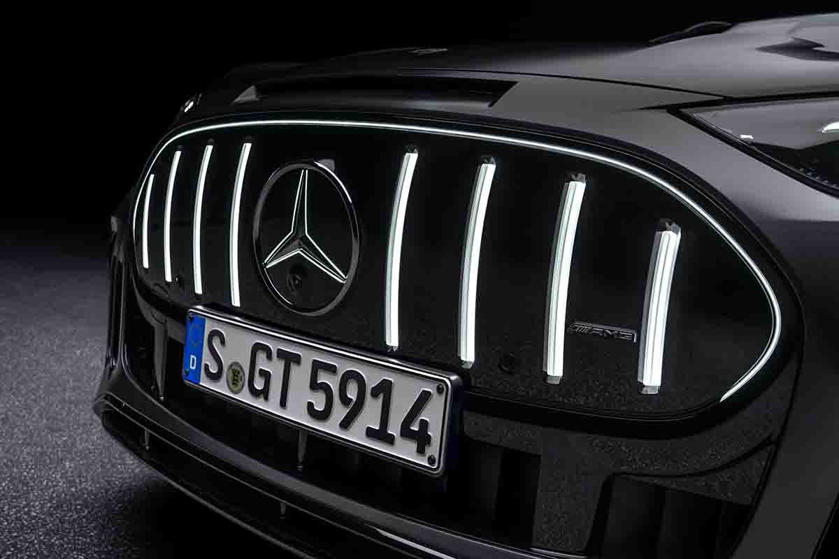 世界初公開されたメルセデスAMG新型「GT55 SUV」