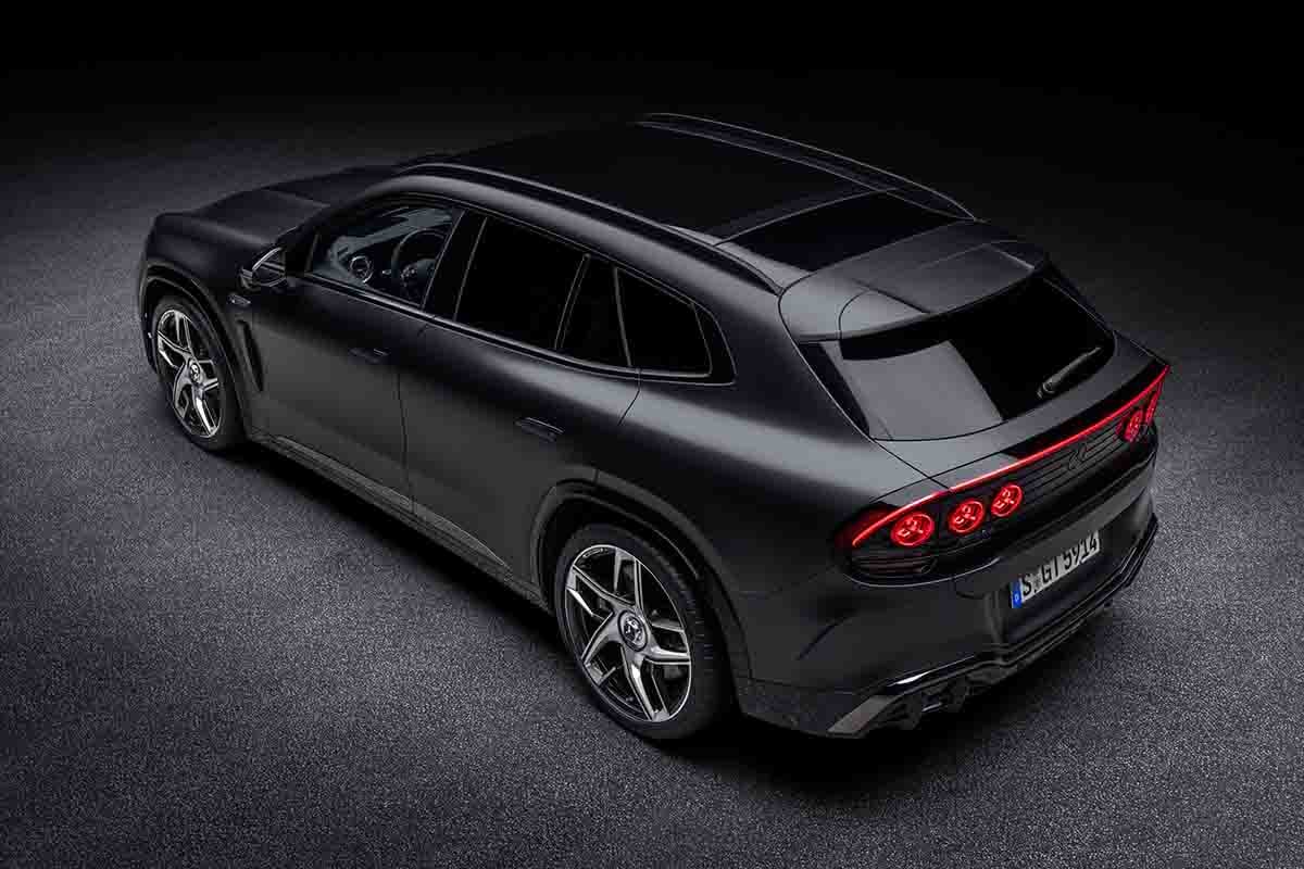 世界初公開されたメルセデスAMG新型「GT55 SUV」