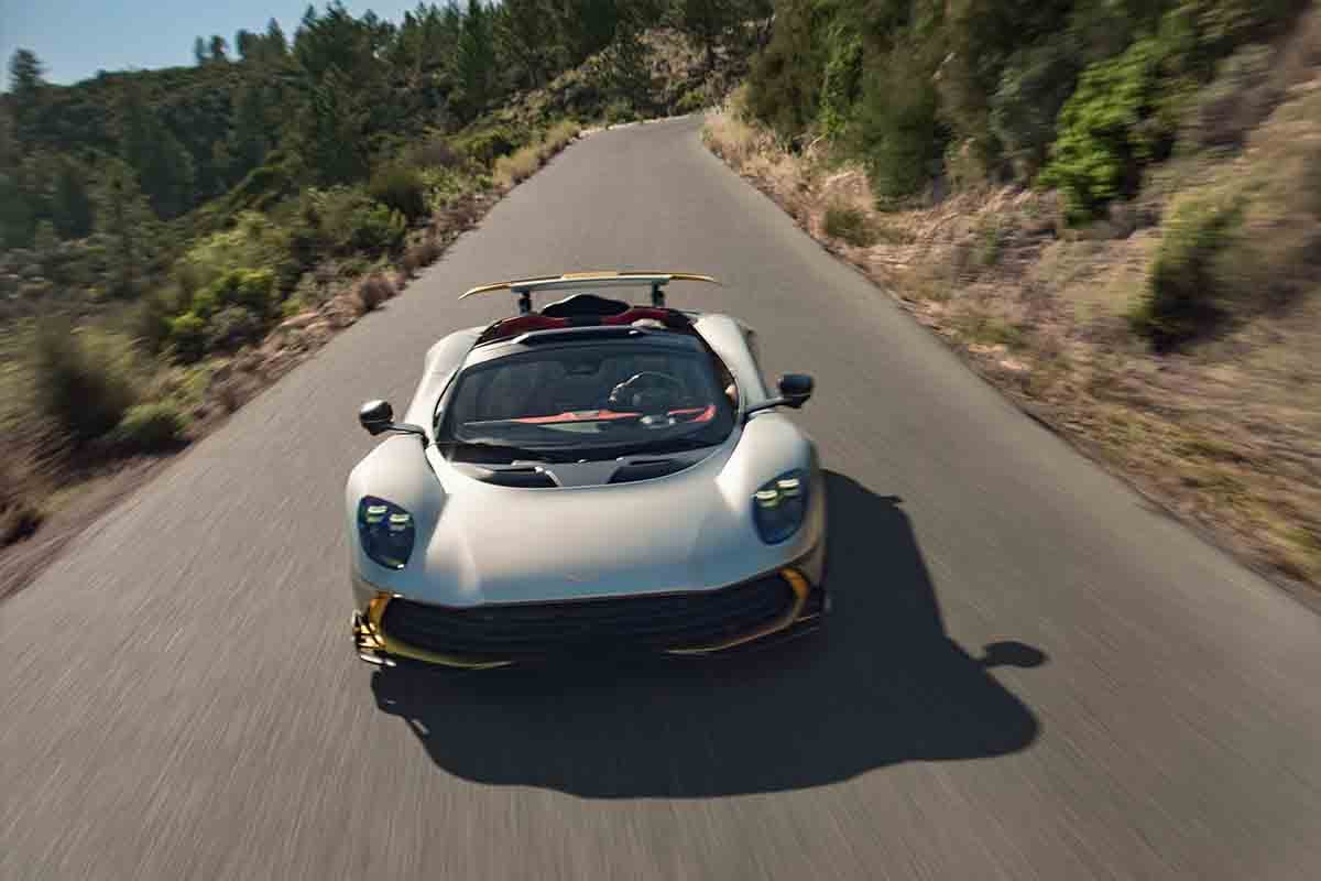 発表されたアストンマーティン新型「ヴァルハラ・スパイダー」
