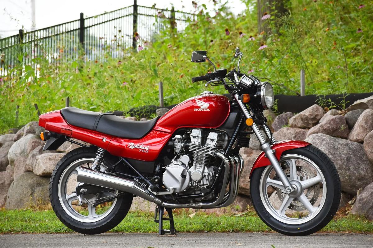 米国オンラインオークションに出品、落札された1991年式ホンダ「CB750ナイトホーク」