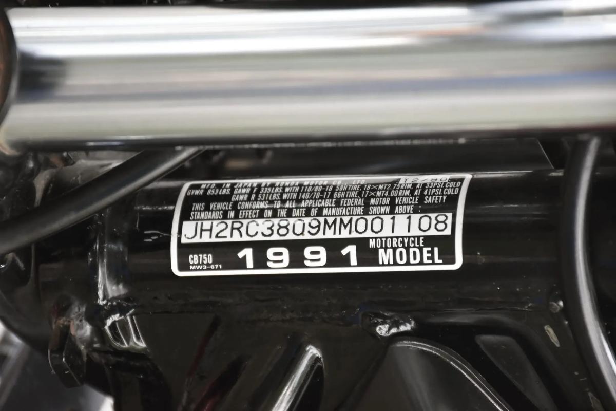 米国オンラインオークションに出品、落札された1991年式ホンダ「CB750ナイトホーク」