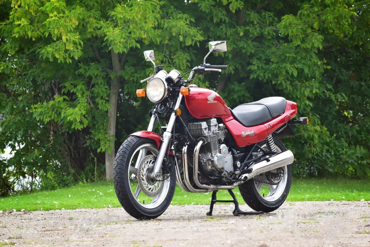 米国オンラインオークションに出品、落札された1991年式ホンダ「CB750ナイトホーク」