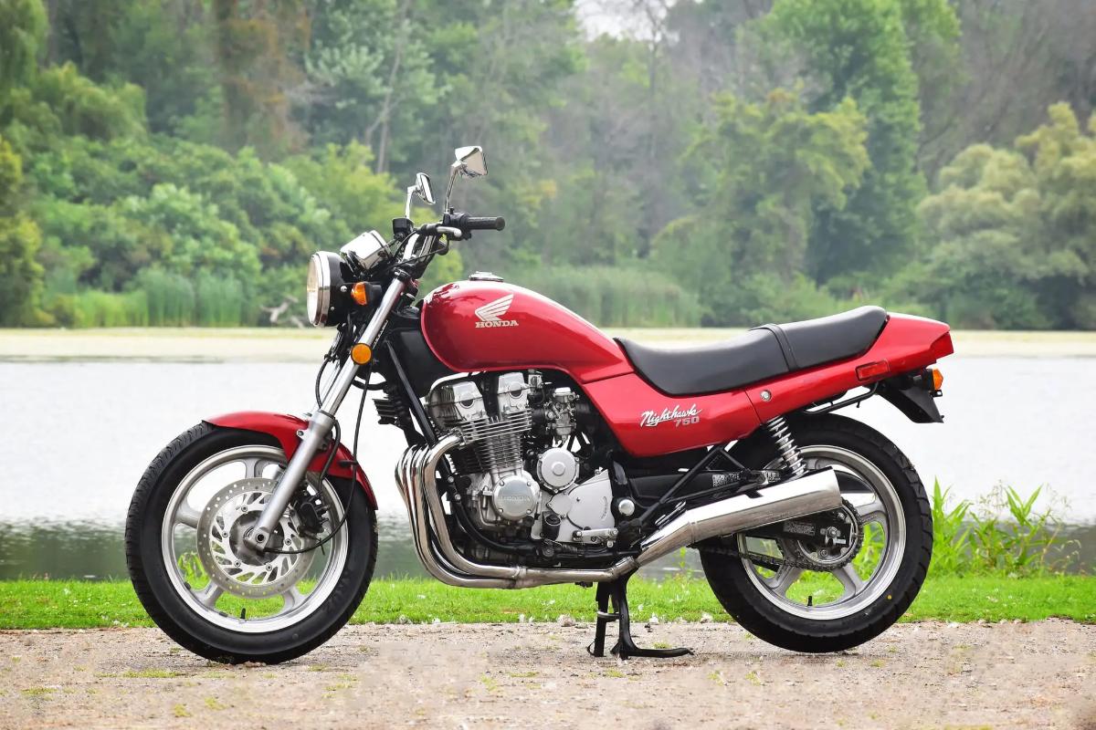 米国オンラインオークションに出品、落札された1991年式ホンダ「CB750ナイトホーク」