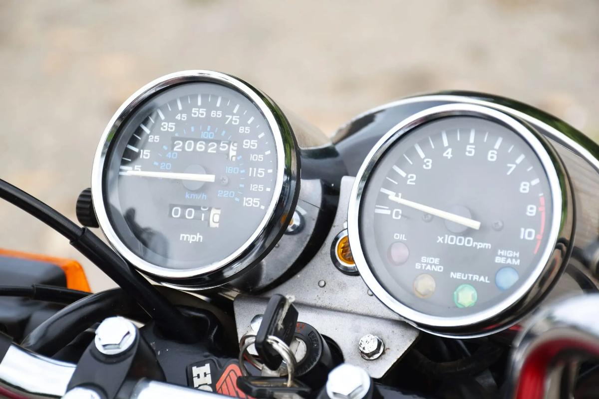 米国オンラインオークションに出品、落札された1991年式ホンダ「CB750ナイトホーク」