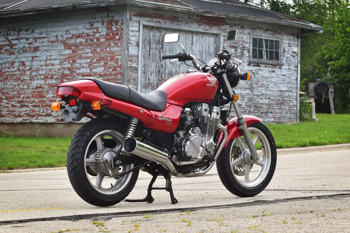 米国オンラインオークションに出品、落札された1991年式ホンダ「CB750ナイトホーク」
