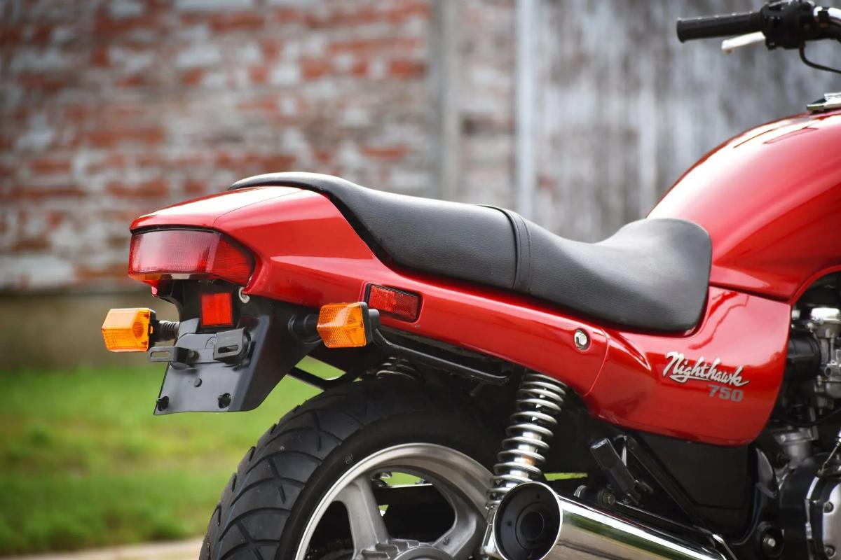 米国オンラインオークションに出品、落札された1991年式ホンダ「CB750ナイトホーク」