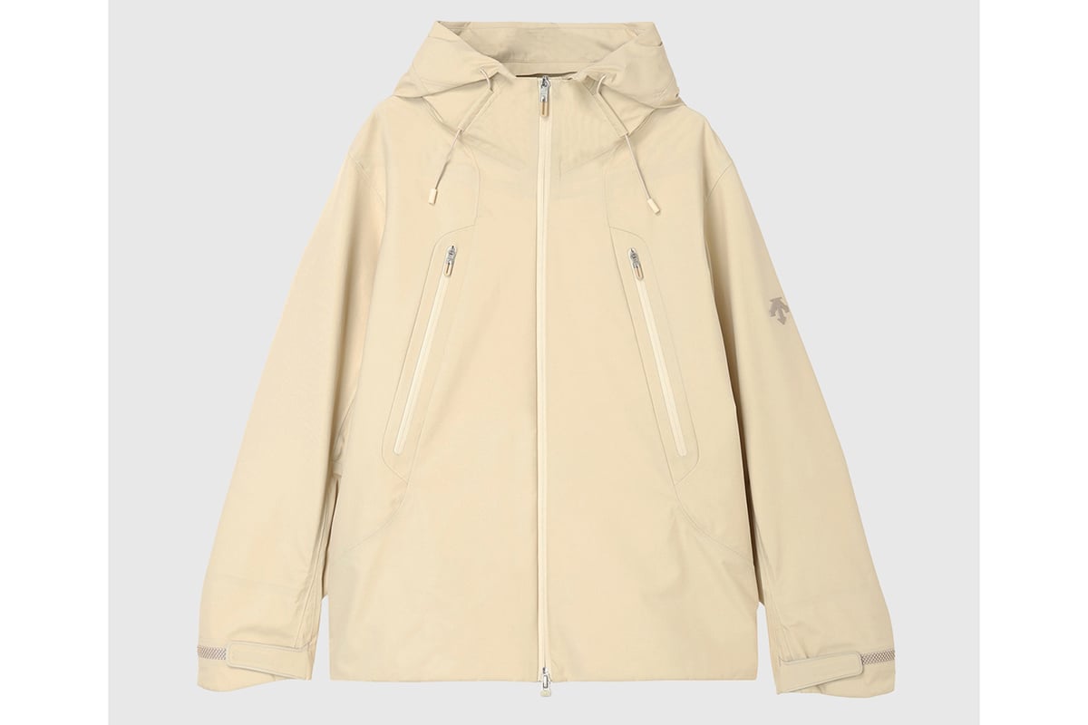 WOMEN：HARD SHELL JACKET CREAS-L（エトワールベージュ）：6万500円　新色