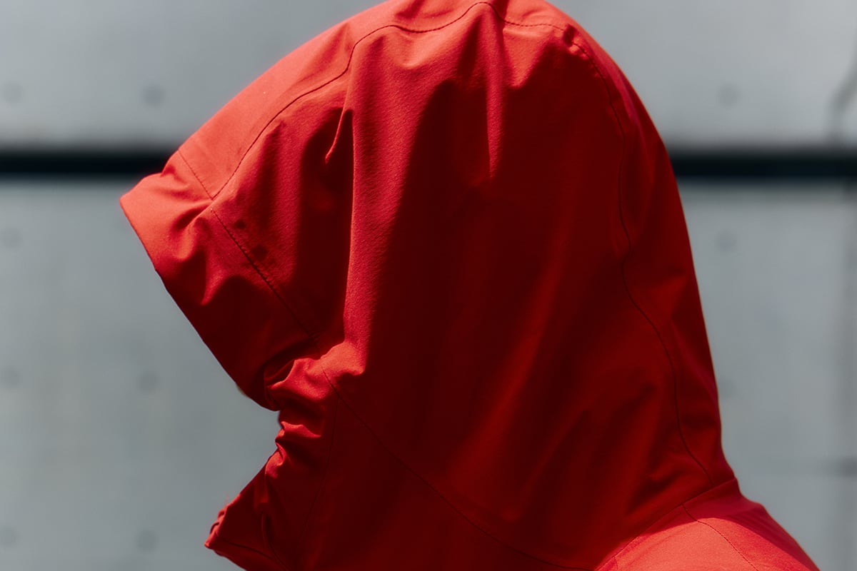 MEN：HARD SHELL JACKET CREAS（カッパーレッド）：6万500円　新色