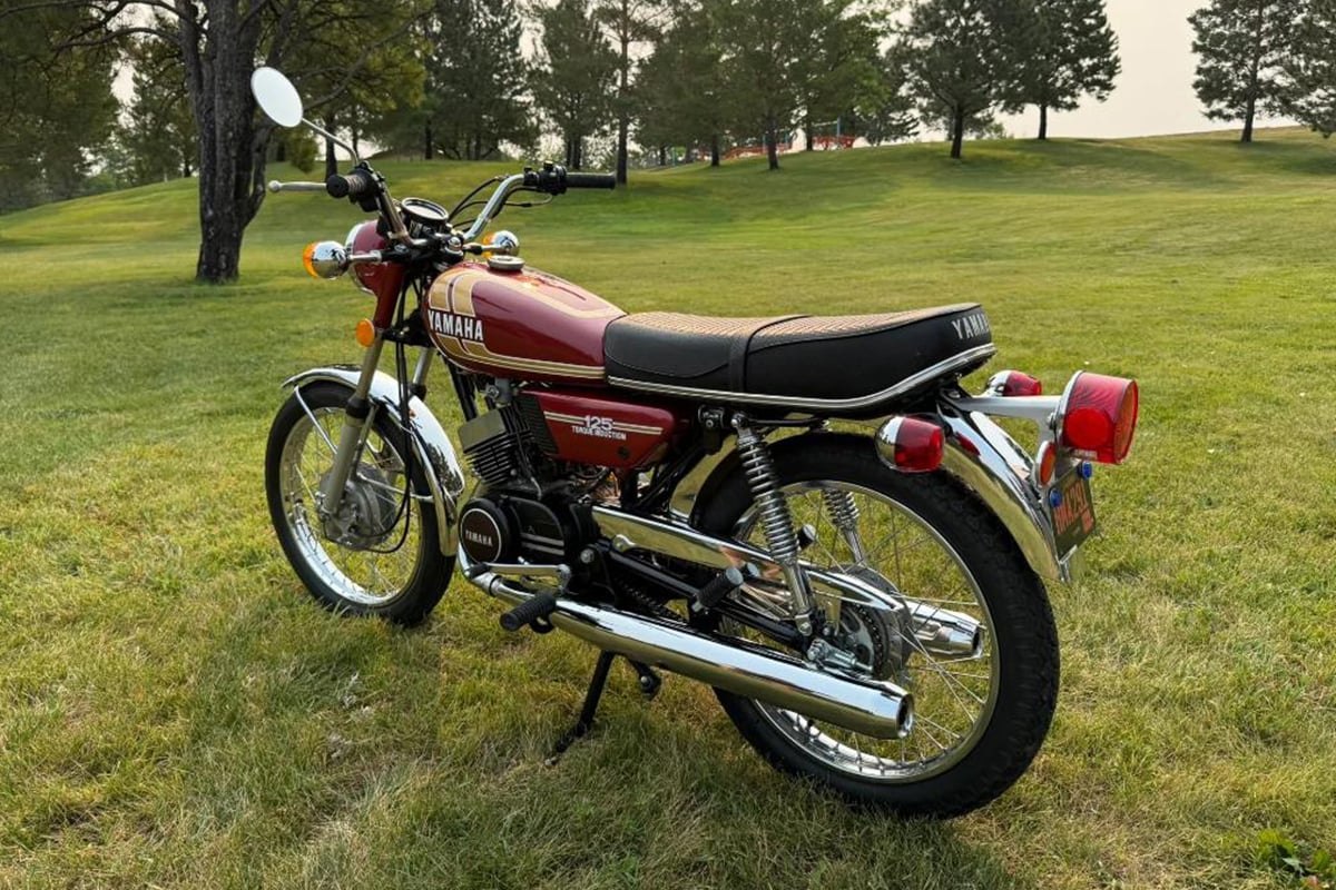 米国オンラインオークションに出品、落札された1975年式ヤマハ「RD125」