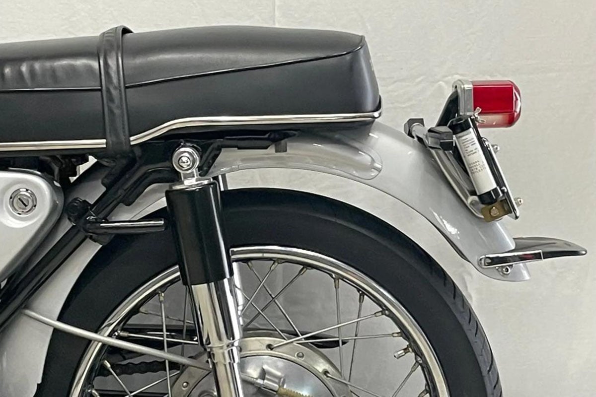 米国オンラインオークションに出品、落札された1965年式ホンダ「CB77 スーパーホーク」