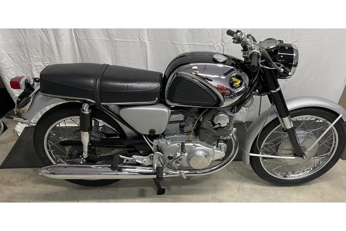 米国オンラインオークションに出品、落札された1965年式ホンダ「CB77 スーパーホーク」