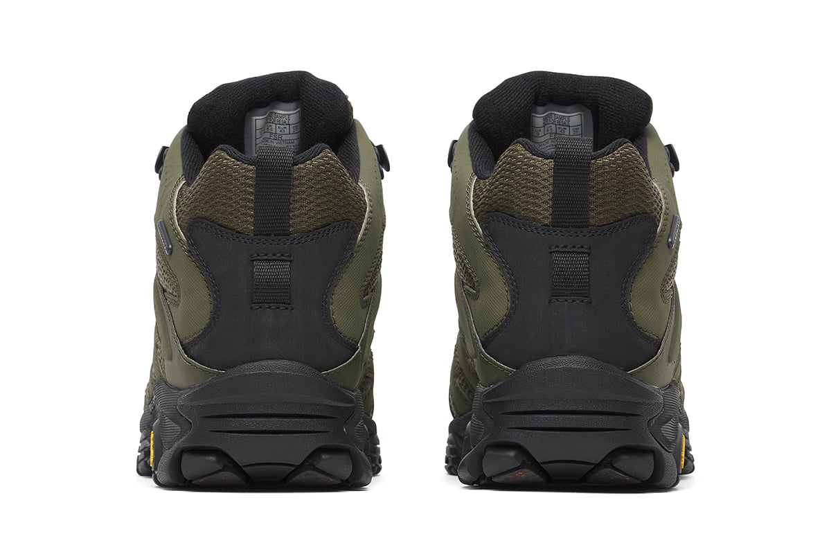 MOAB 3 SYNTHETIC ICE MID WATERPROOF（DARK MOSS）：2万8600円