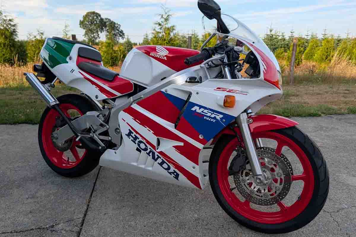 米国オンラインオークションに登場、落札された1991年式ホンダ「NSR250R SE」