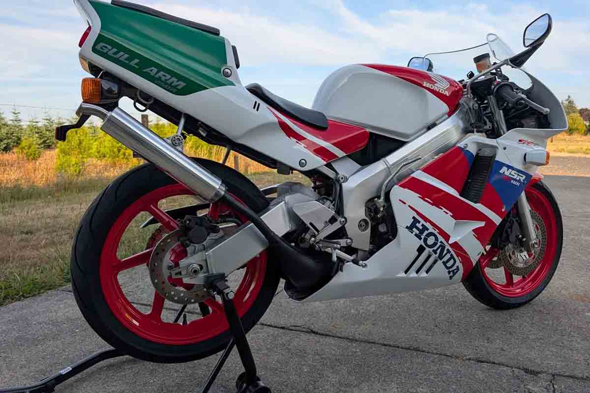 米国オンラインオークションに登場、落札された1991年式ホンダ「NSR250R SE」