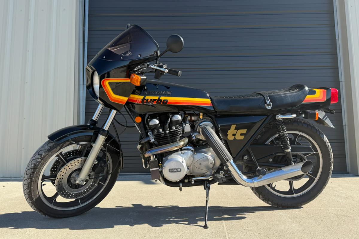米国オンラインオークションに出品、落札された1978年式カワサキ「Z1-R TC」