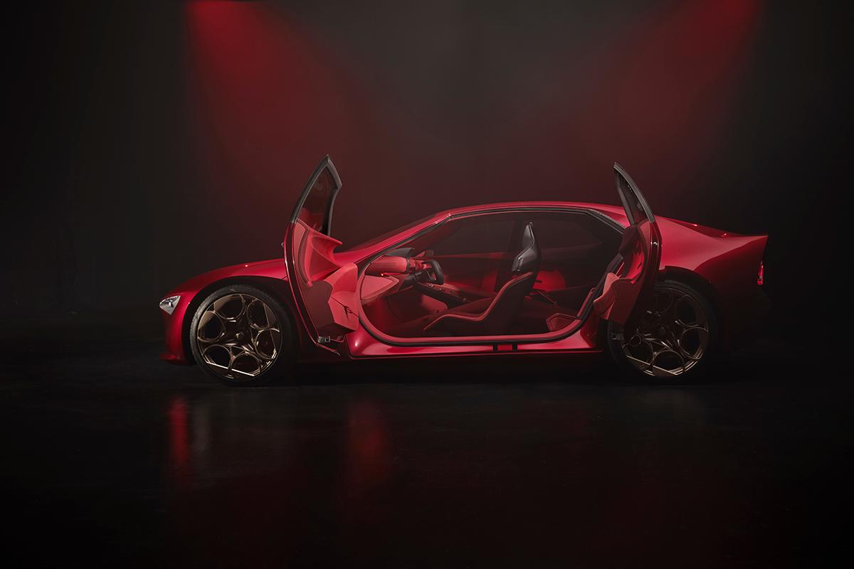 アルファ ロメオ新型「クオーレロッソ」