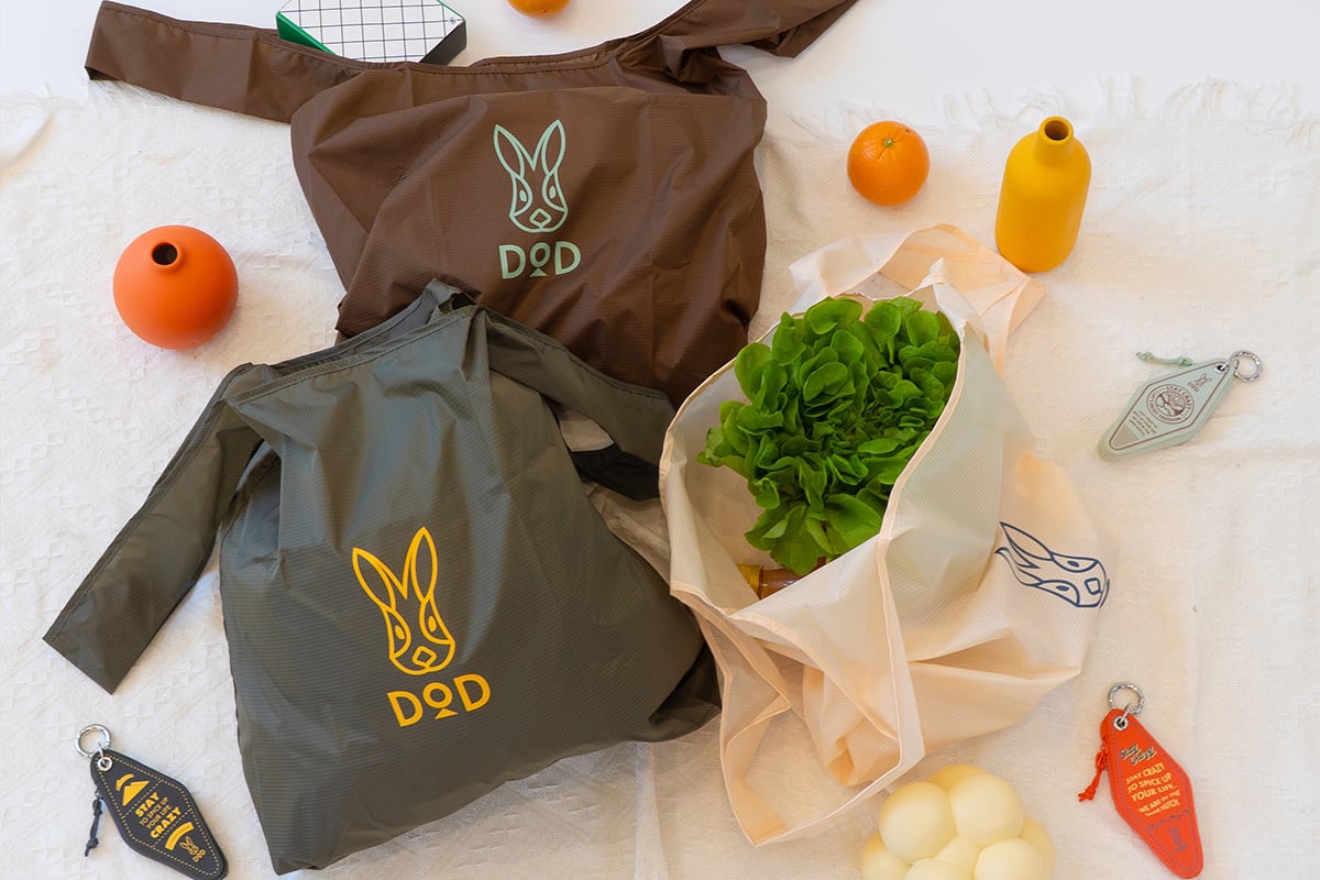 モーテルキー風ポーチ付きエコバッグ「モーテルフォーザフューチャー」：2750円