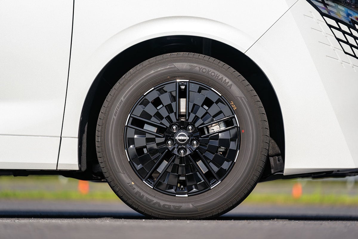 日産 新型「エルグランド」