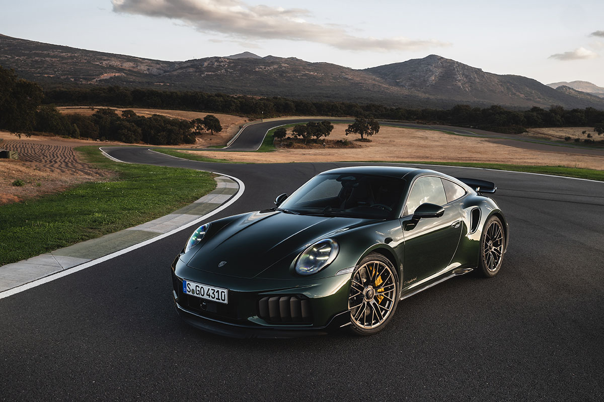 ポルシェ新型「911ターボS」