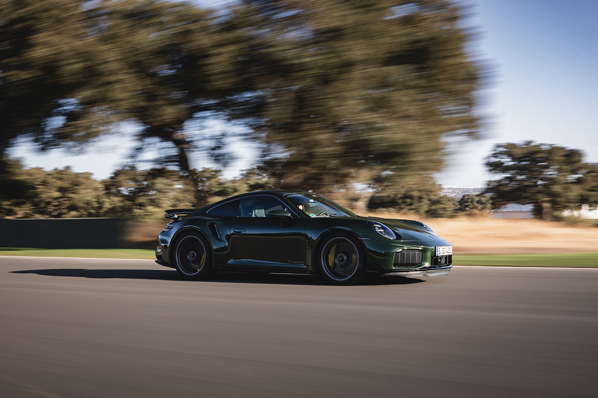 ポルシェ新型「911ターボS」