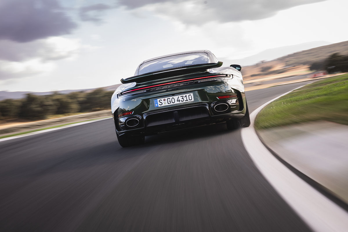 ポルシェ新型「911ターボS」