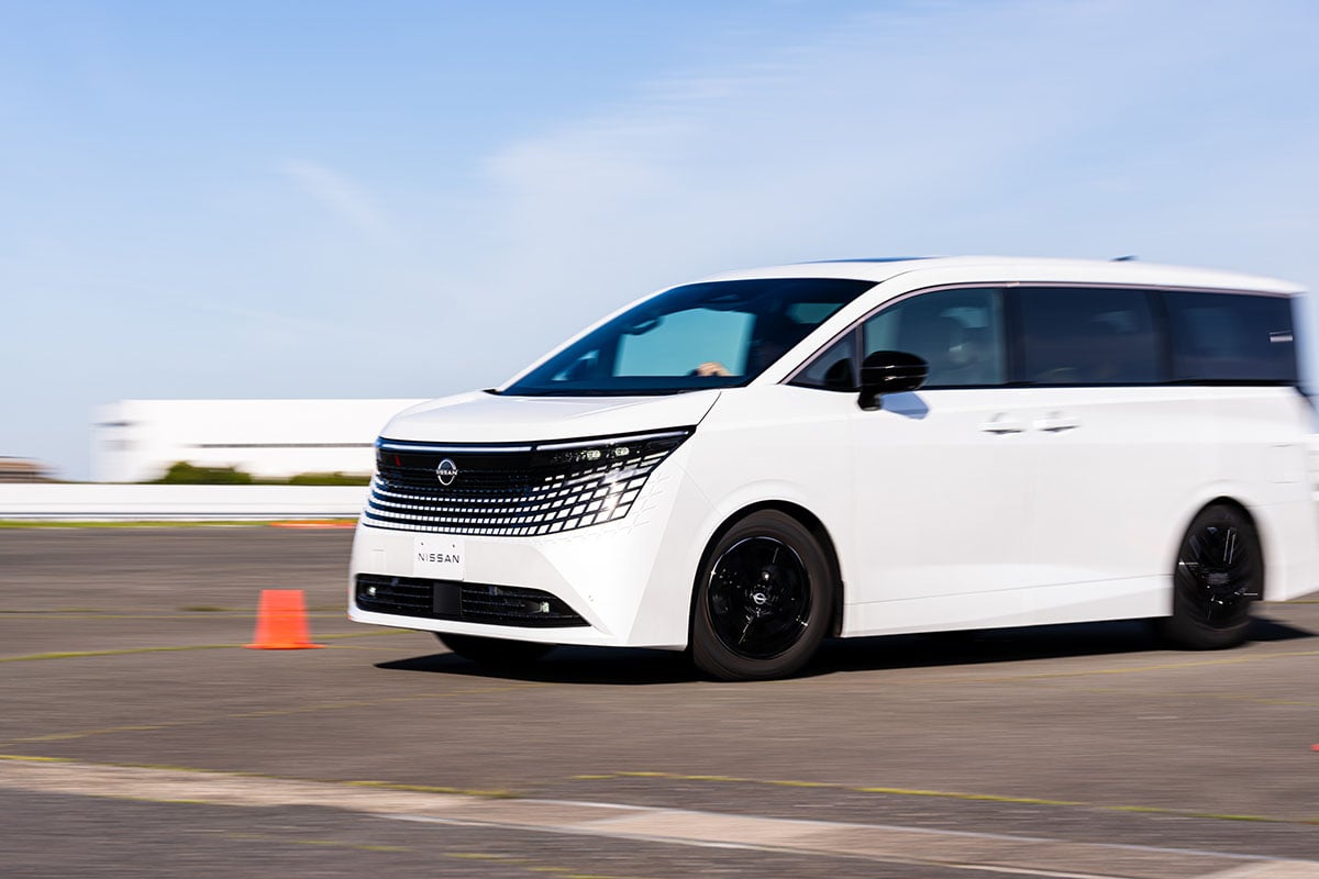 日産 新型「エルグランド」