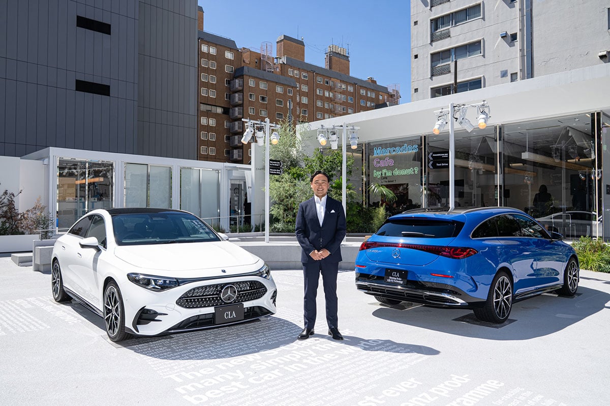 新型「CLA with EQテクノロジー」と「CLA シューティングブレーク with EQテクノロジー」を紹介するメルセデス・ベンツ日本のゲルティンガー剛社長