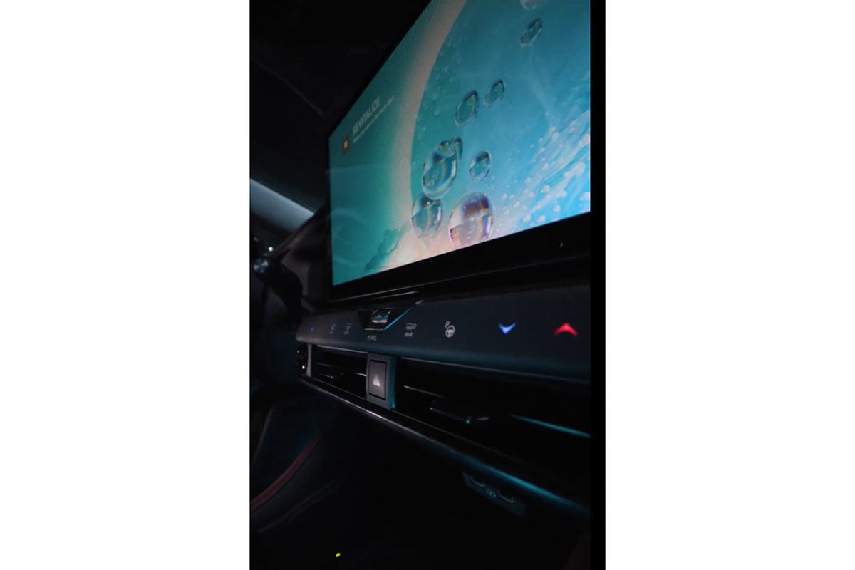 レクサス新型「NX」のティザー画像